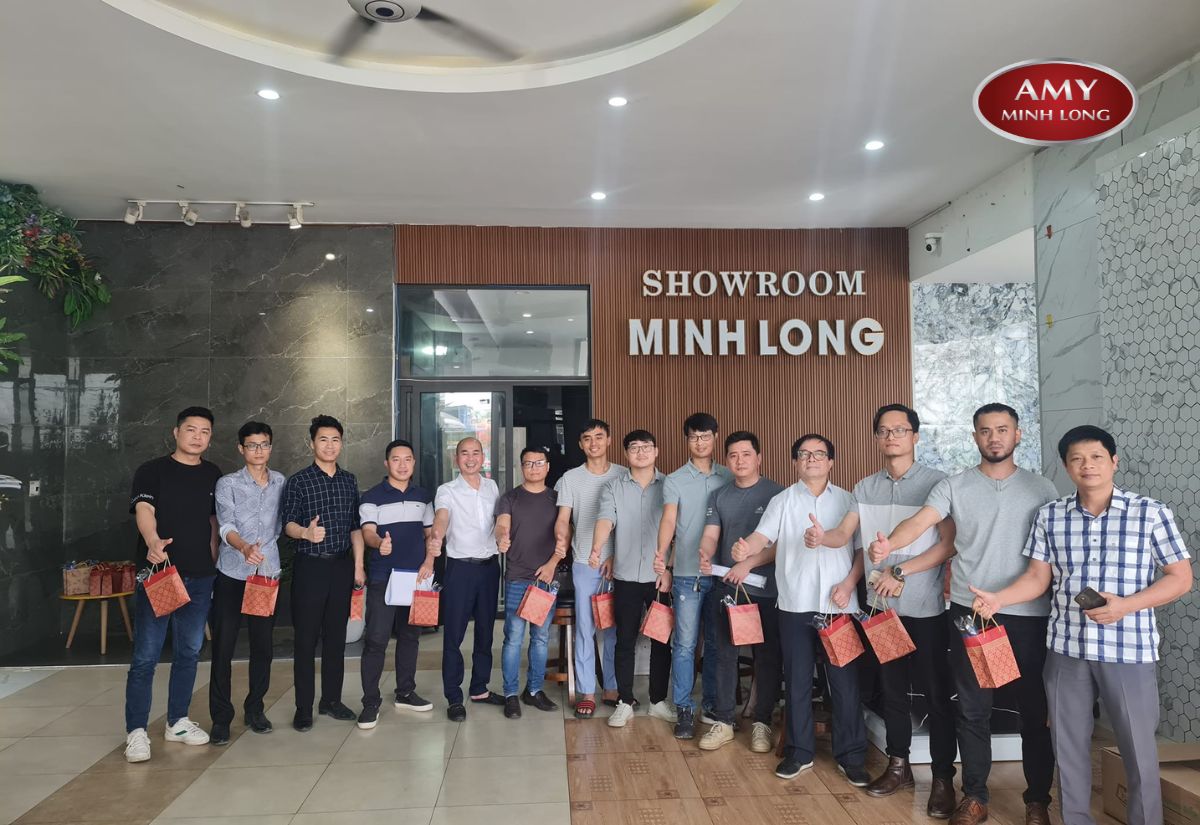 Showroom Á Mỹ Minh Long